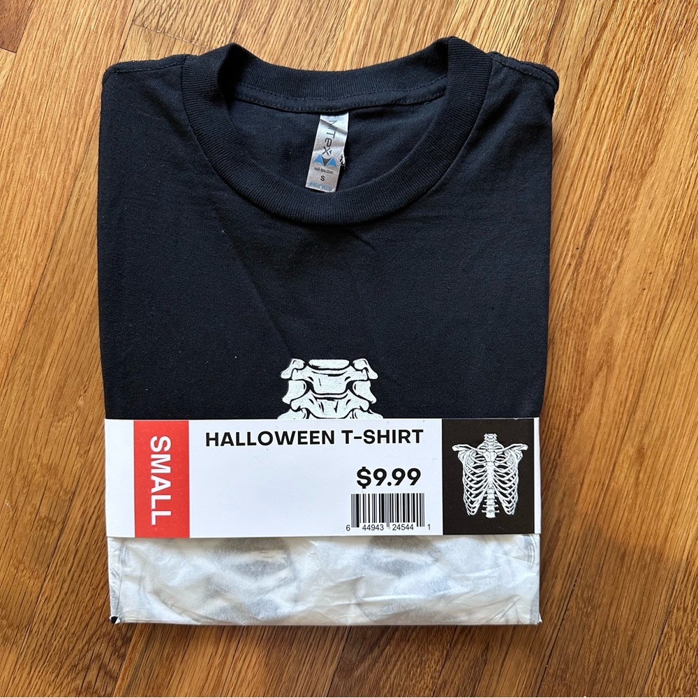 Milltex Halloween Skeleton Rib Cage Graphic T-Shirt Black Size Small NWT